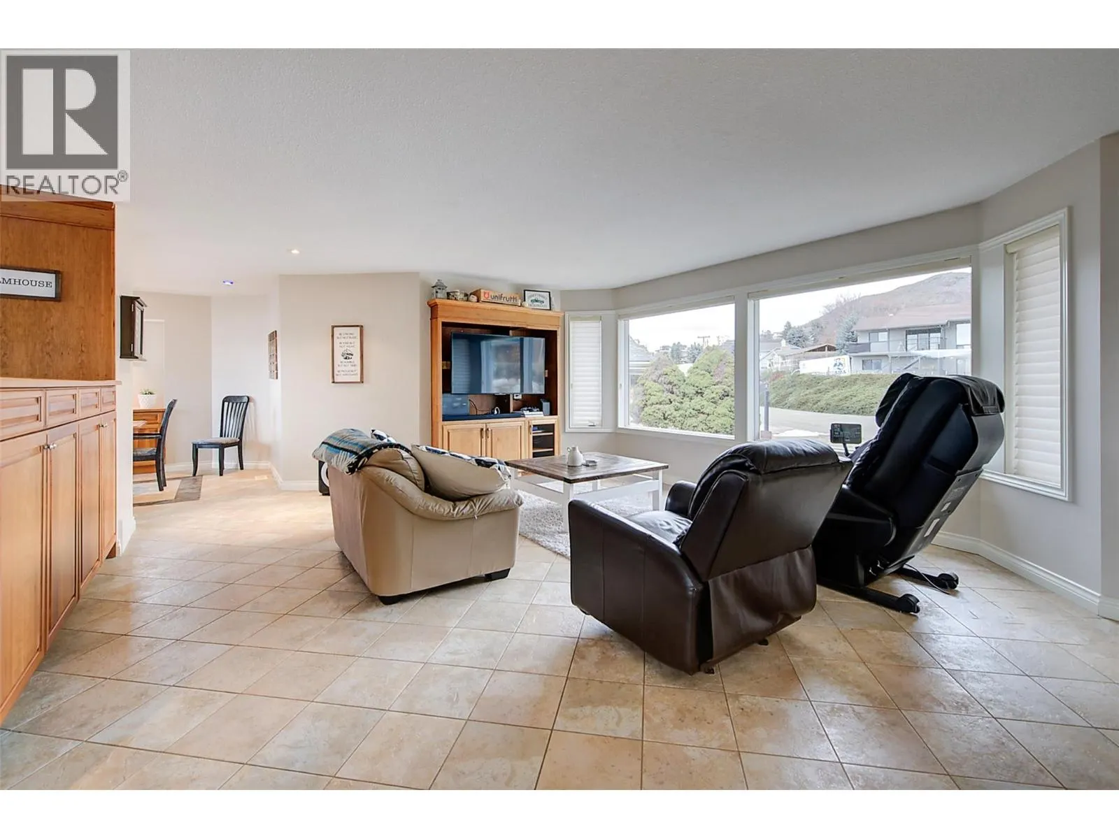 8804 Mariposa Place