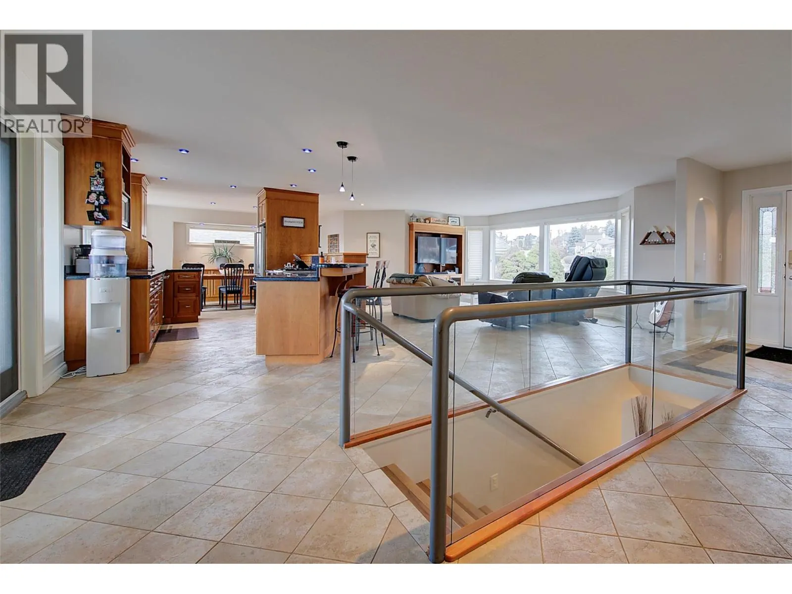 8804 Mariposa Place