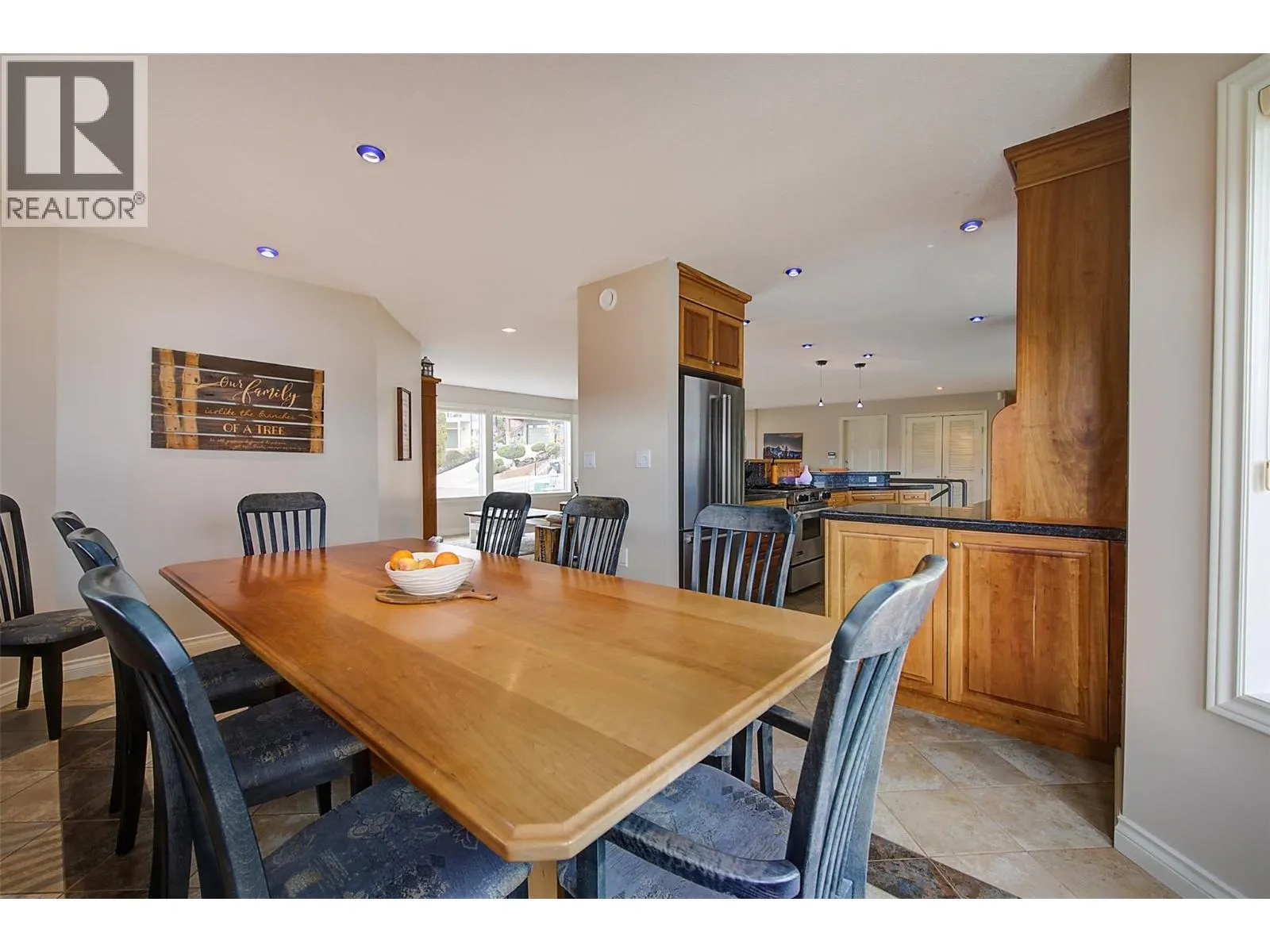 8804 Mariposa Place