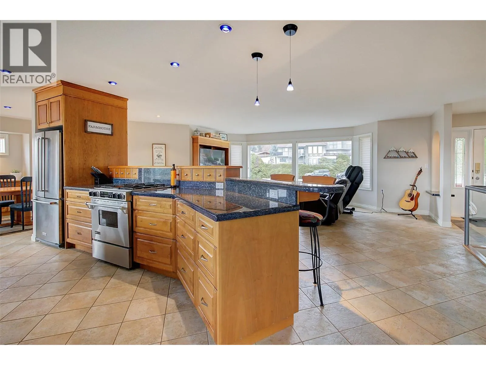 8804 Mariposa Place