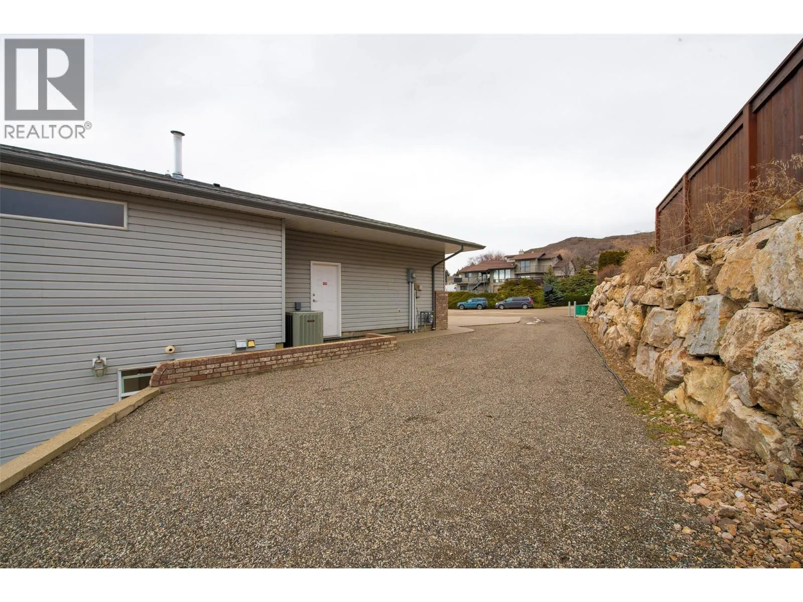 8804 Mariposa Place