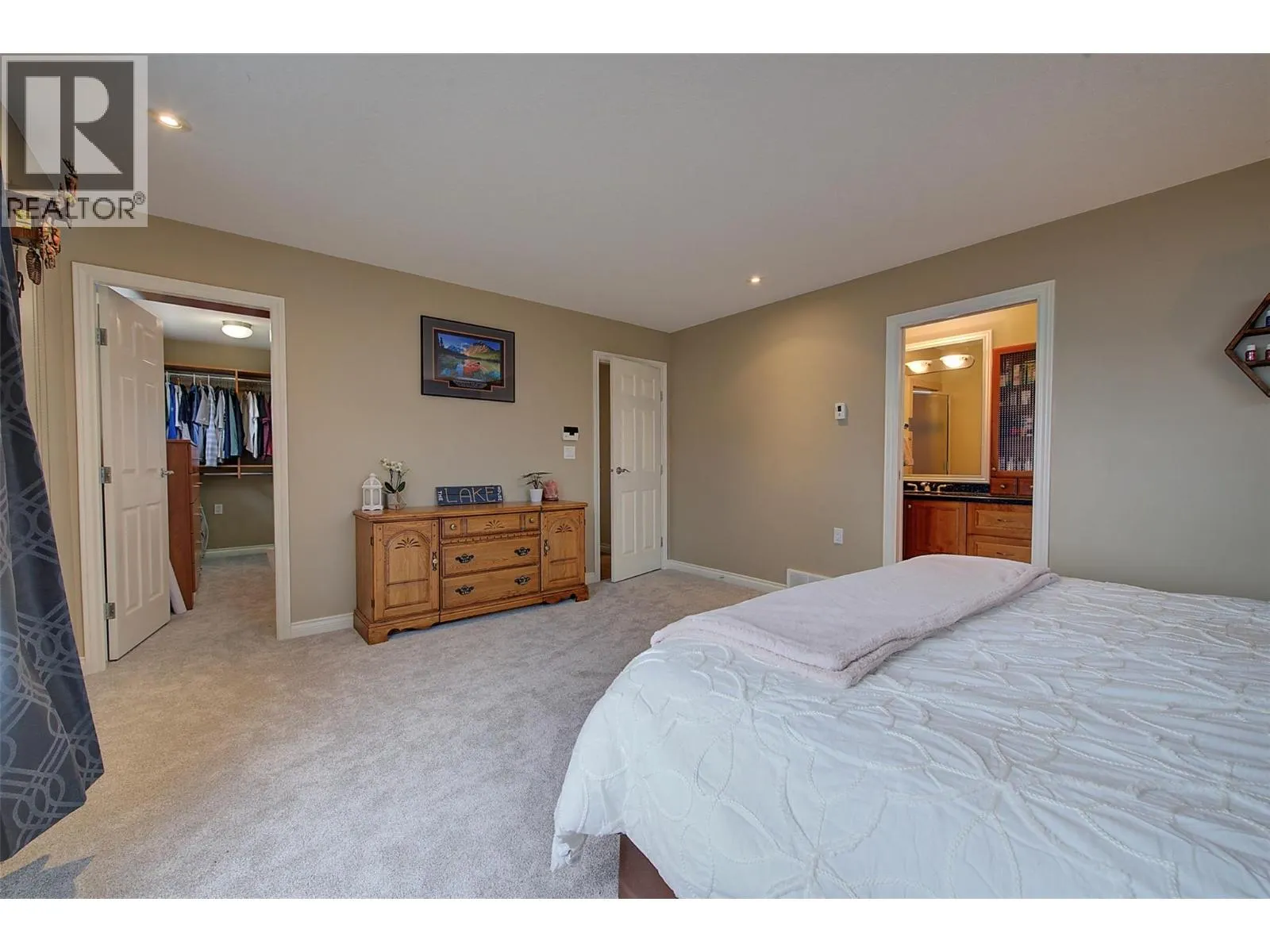 8804 Mariposa Place