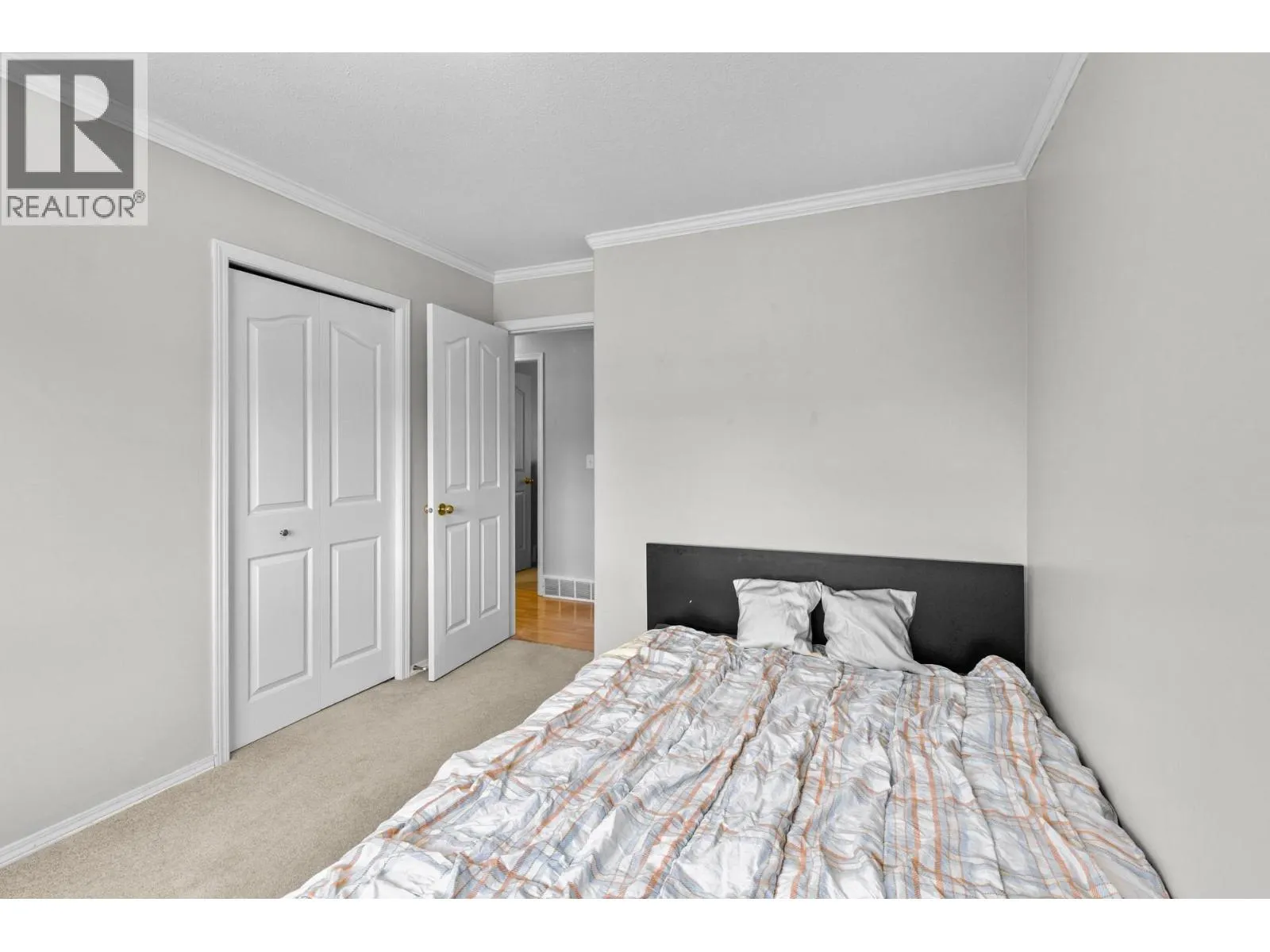 125 Applecrest Court