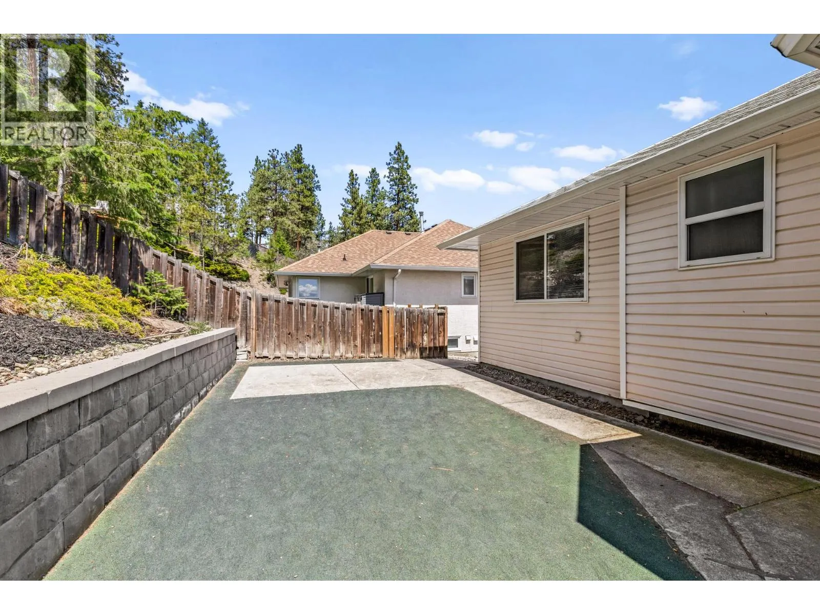 125 Applecrest Court