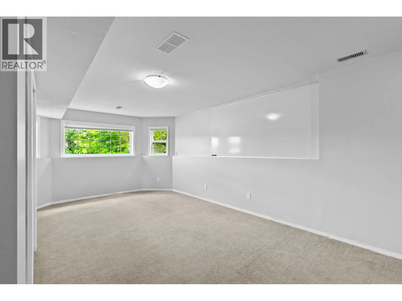 125 Applecrest Court