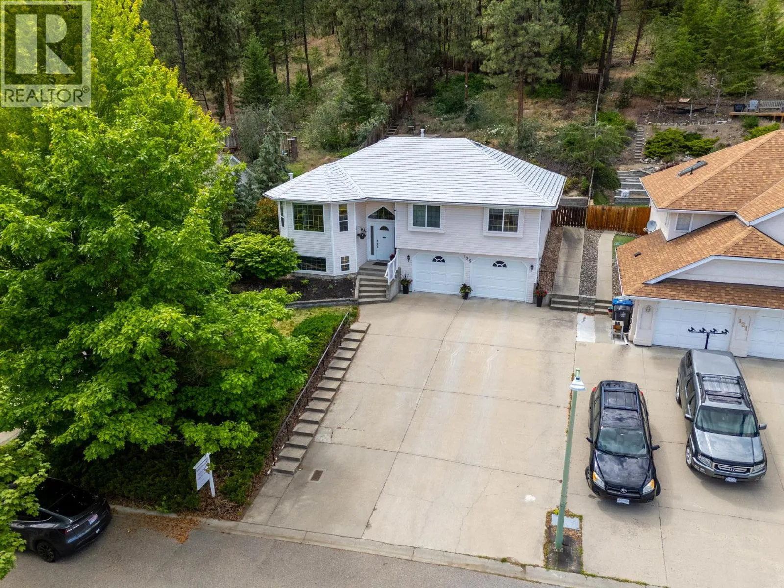 125 Applecrest Court