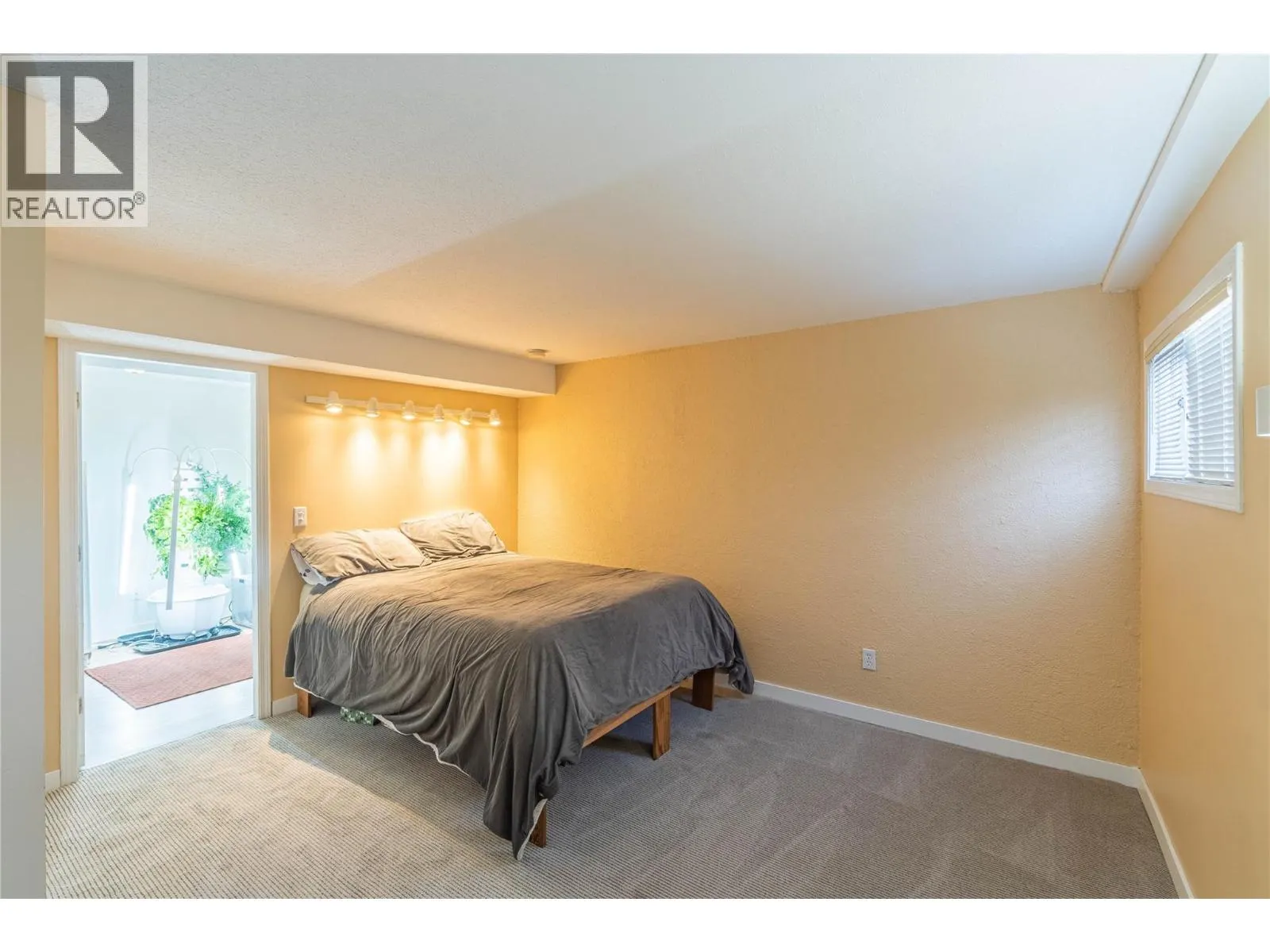 2020 Van Horne Drive Unit# 13
