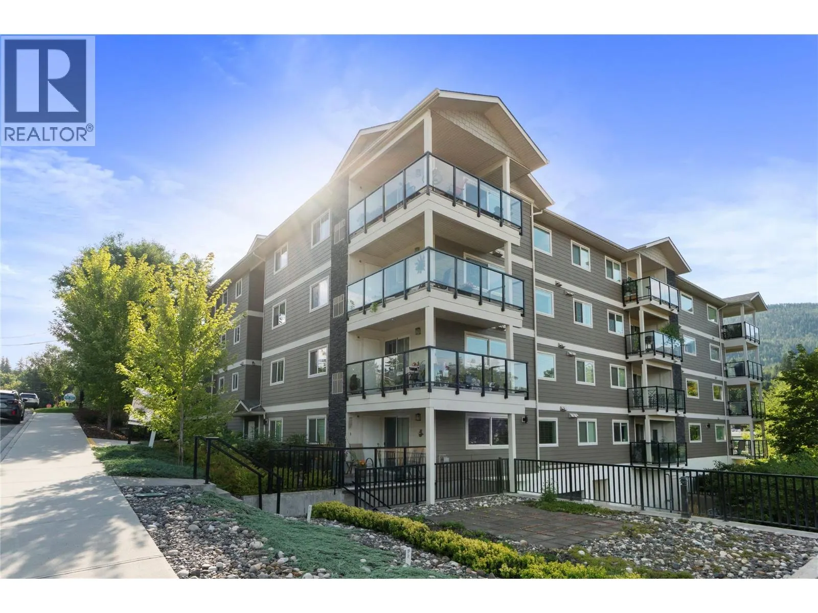 330 4th Avenue SE Unit# 202