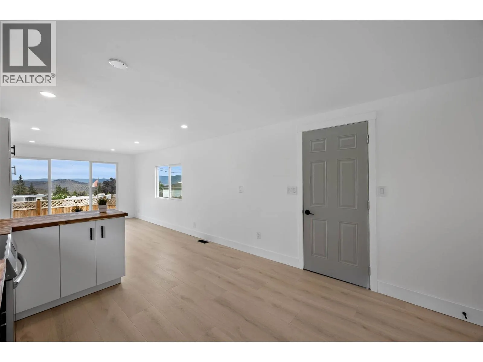 1680 Lac Le Jeune Road Unit# 20