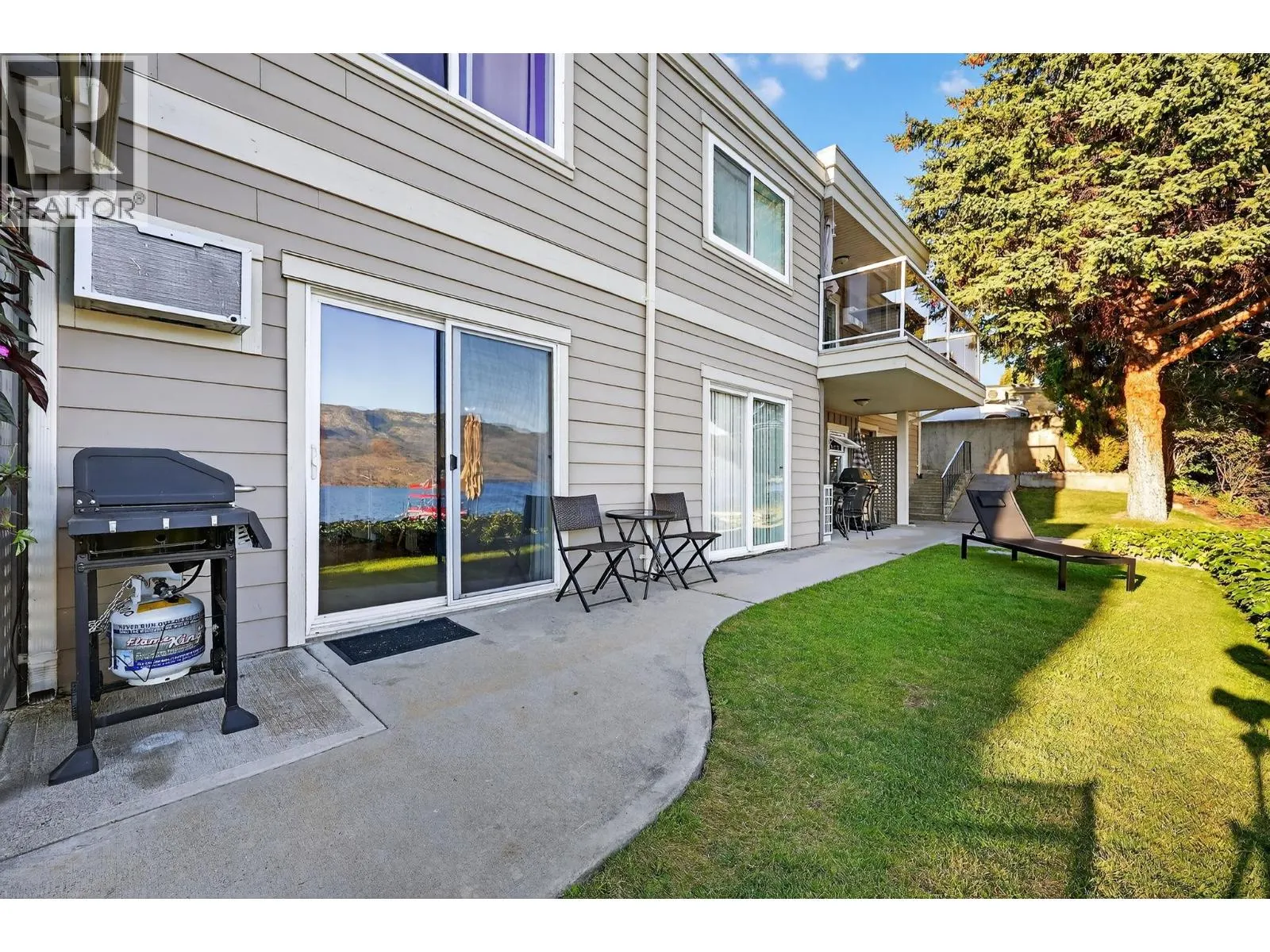 3050 Seclusion Bay Road Unit# 100
