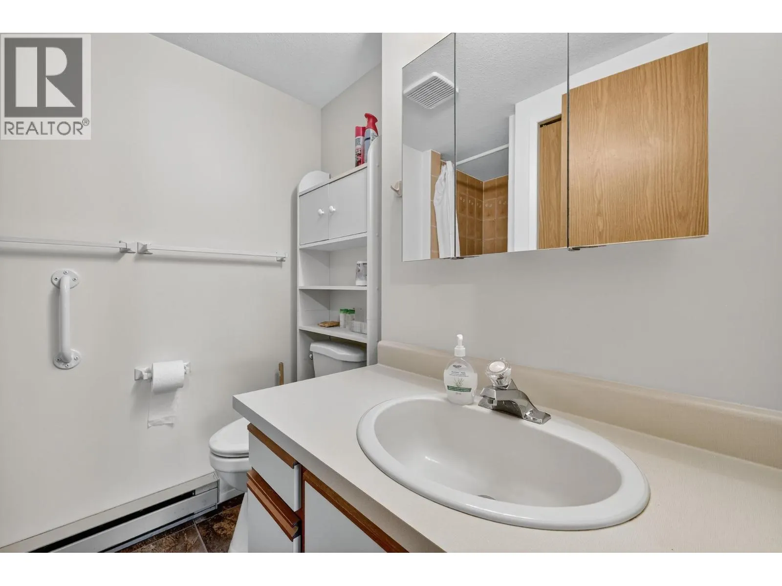 3050 Seclusion Bay Road Unit# 100