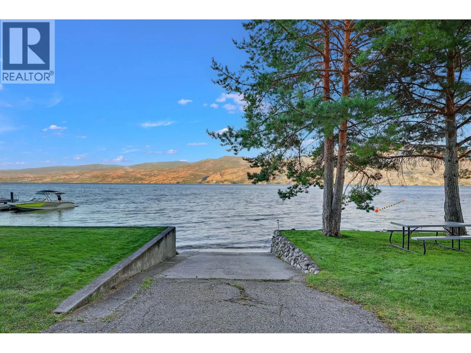 3050 Seclusion Bay Road Unit# 100