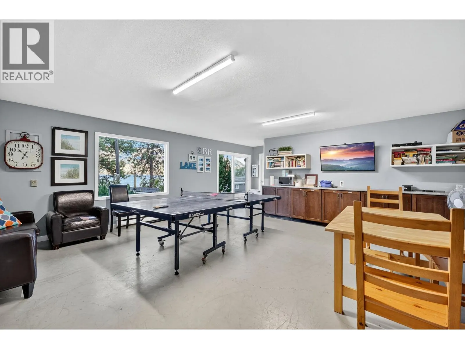 3050 Seclusion Bay Road Unit# 100