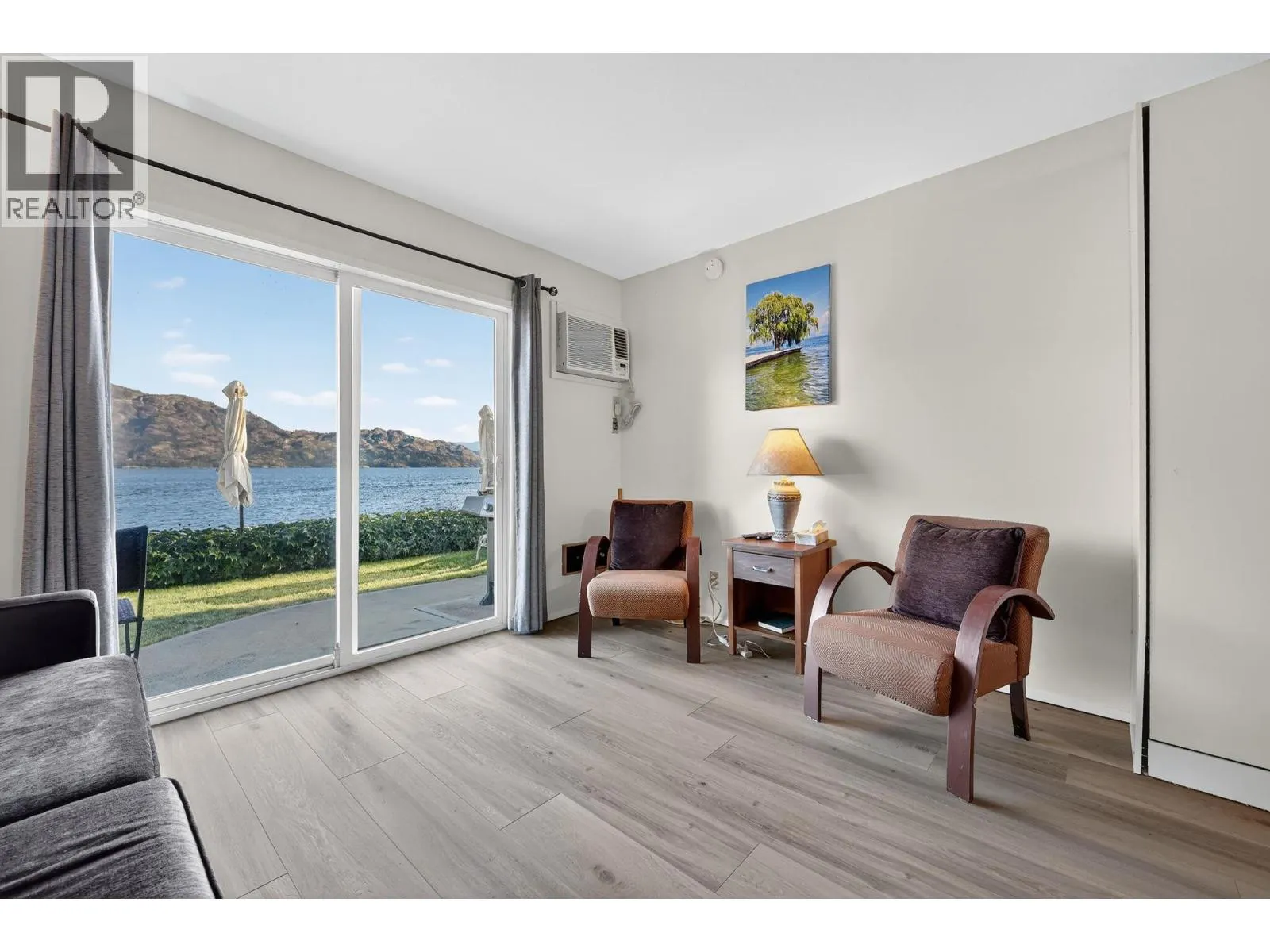 3050 Seclusion Bay Road Unit# 100