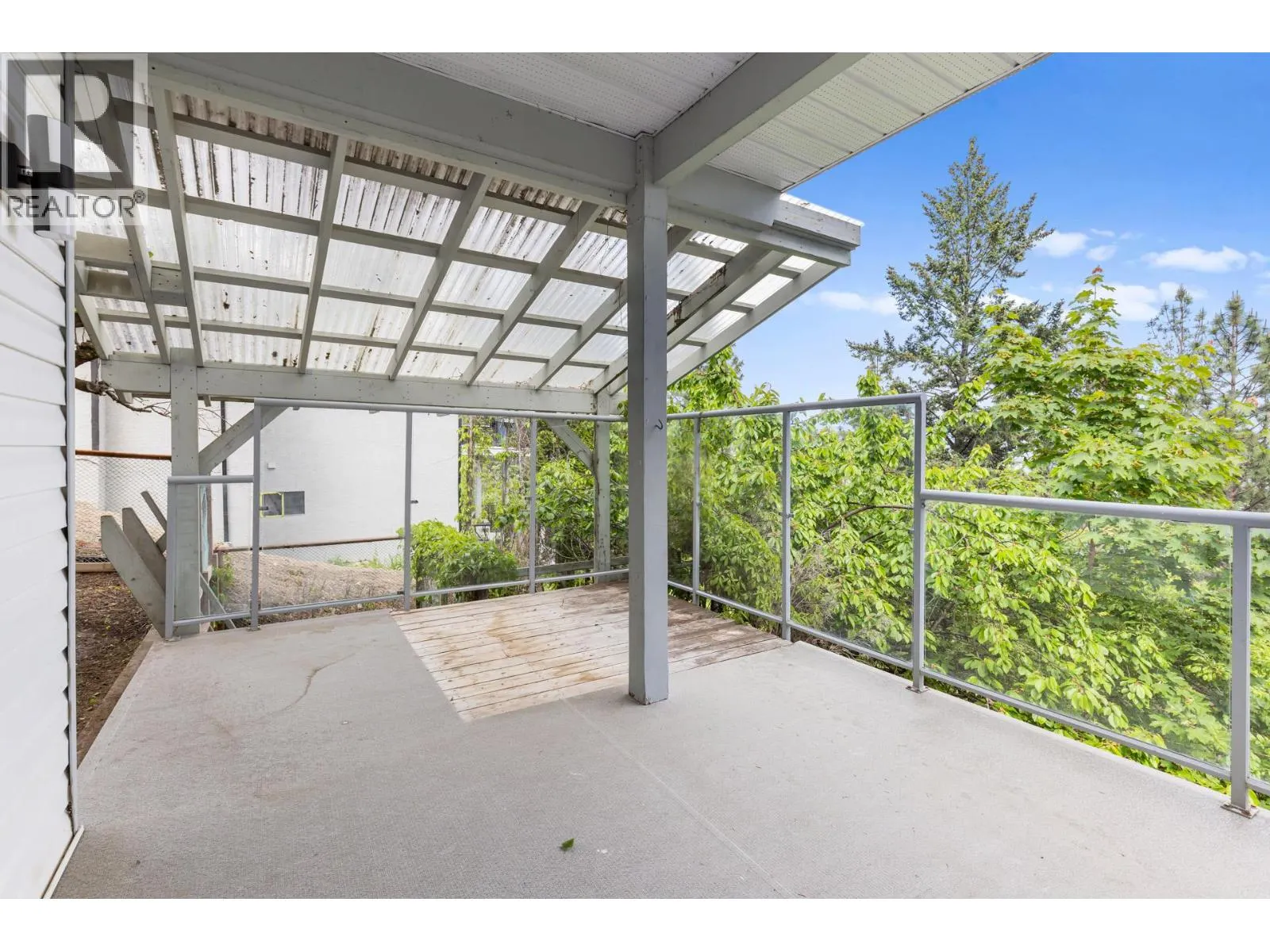 1515 Scott Crescent