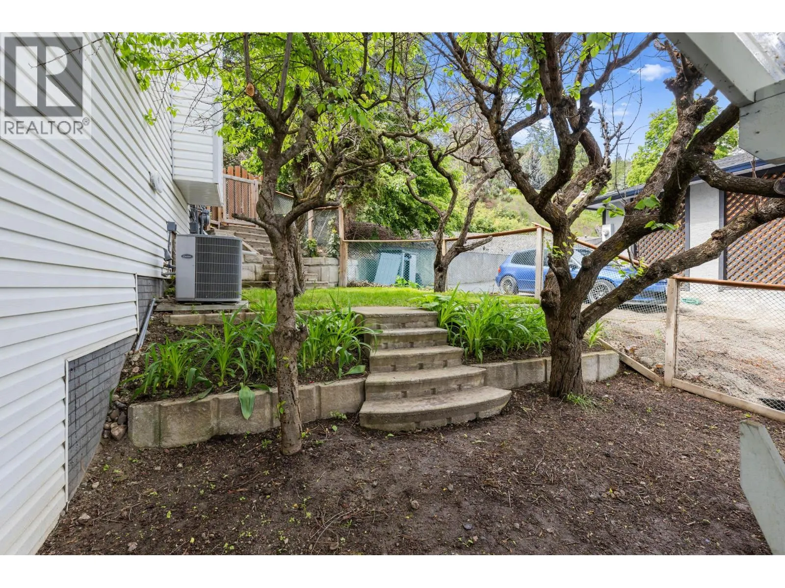1515 Scott Crescent