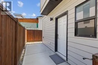 728 Coopland Crescent