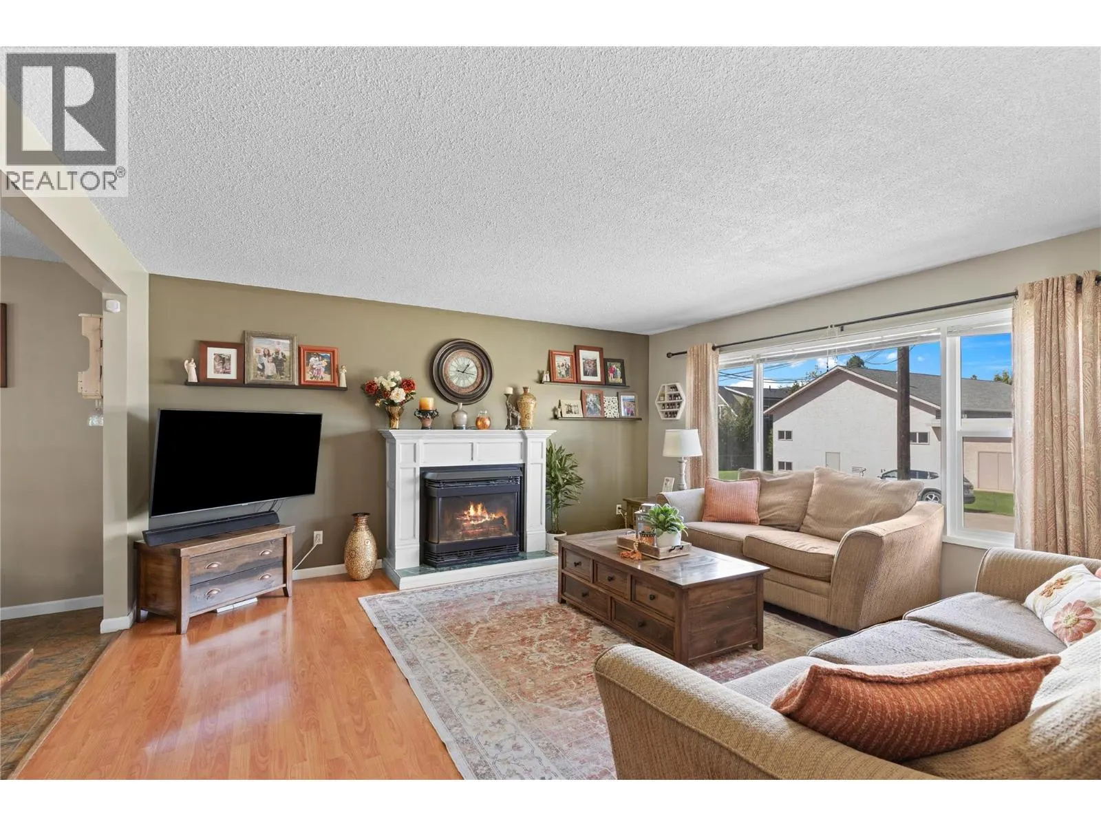 3735 Patten Crescent