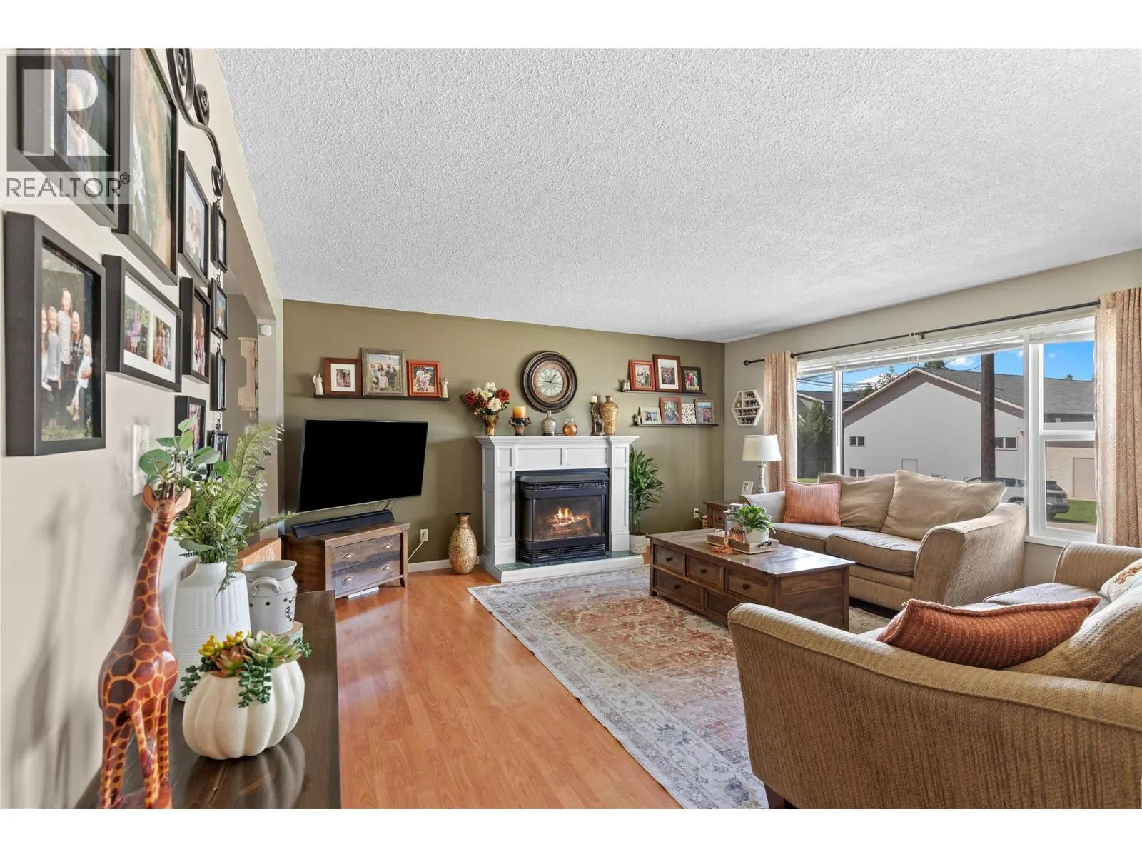 3735 Patten Crescent