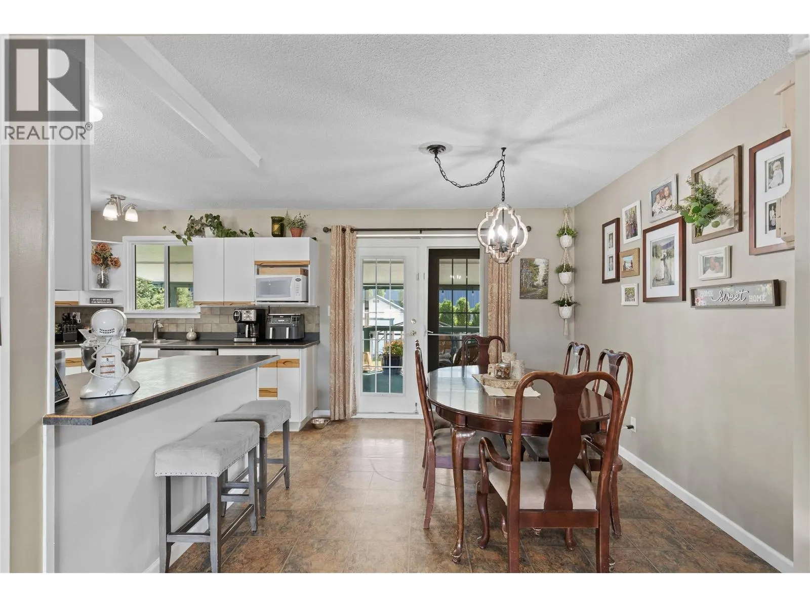 3735 Patten Crescent