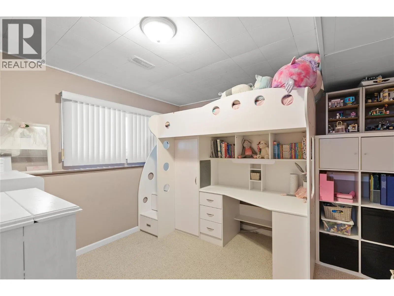 3735 Patten Crescent