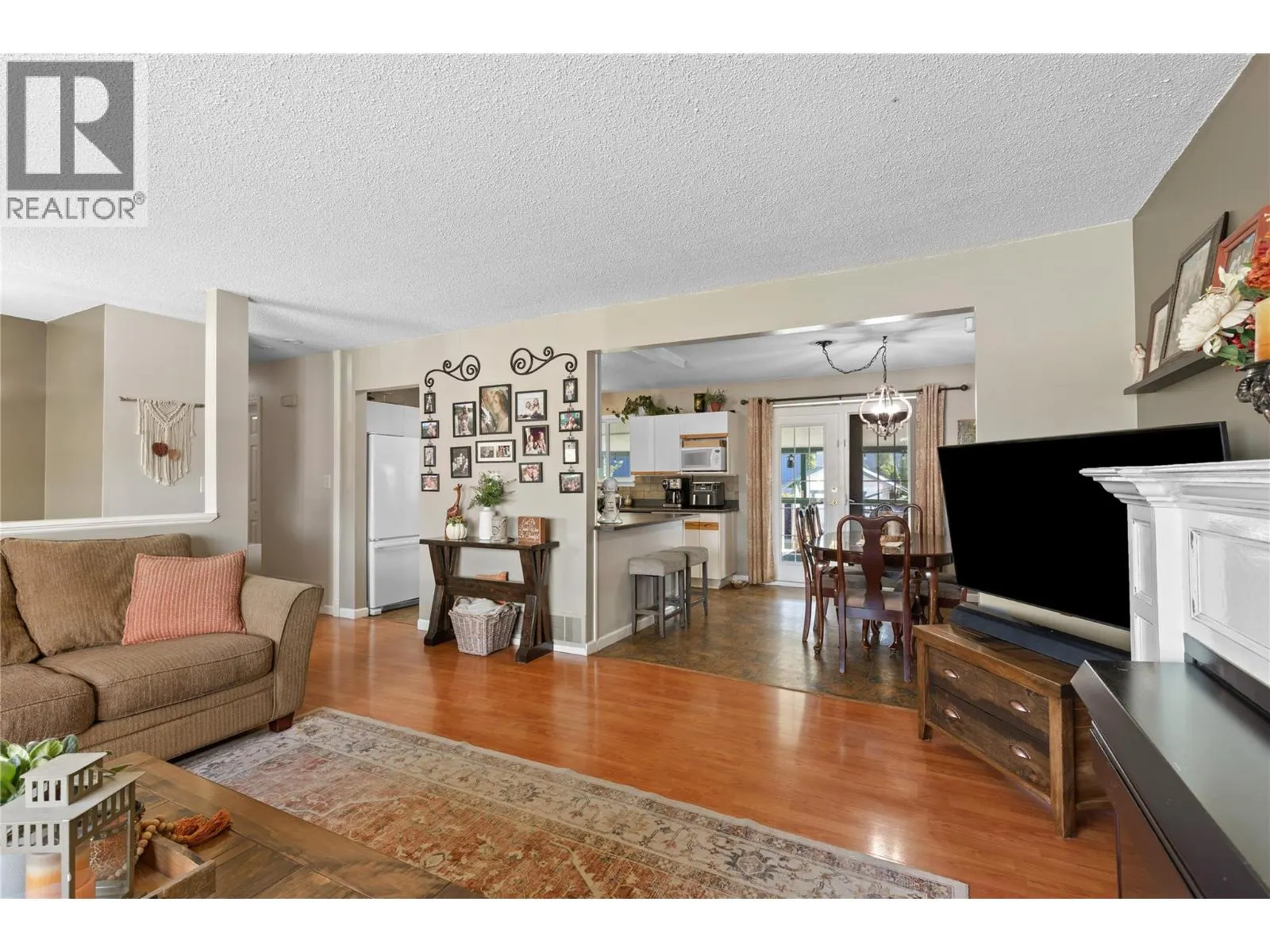 3735 Patten Crescent