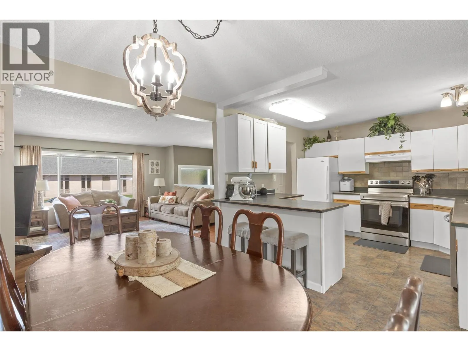 3735 Patten Crescent