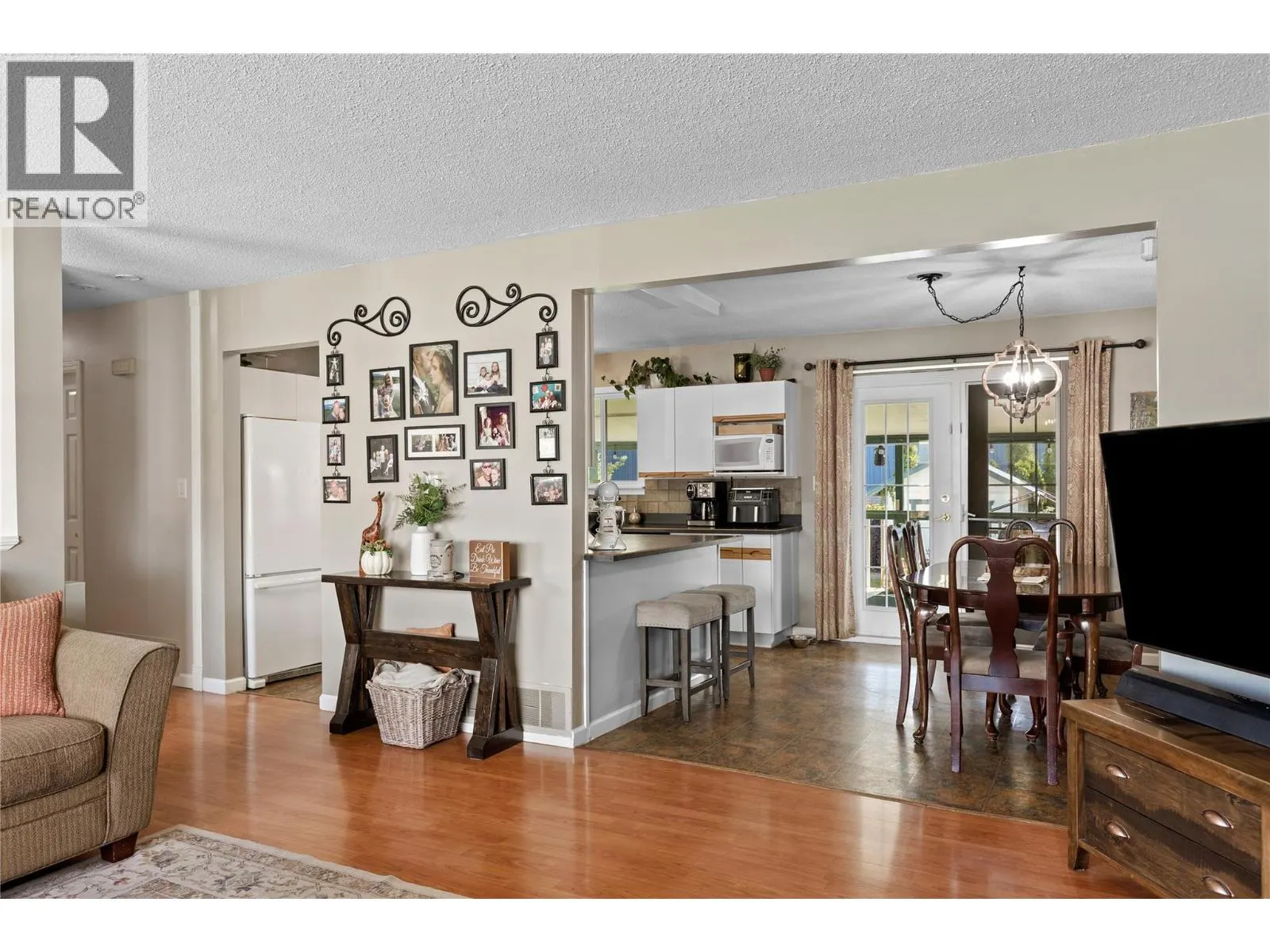 3735 Patten Crescent