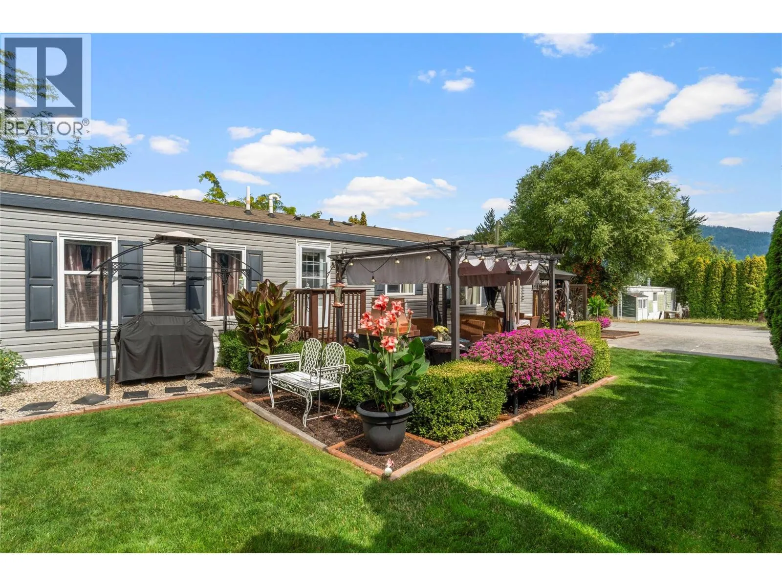 3350 10th Avenue NE Unit# 7