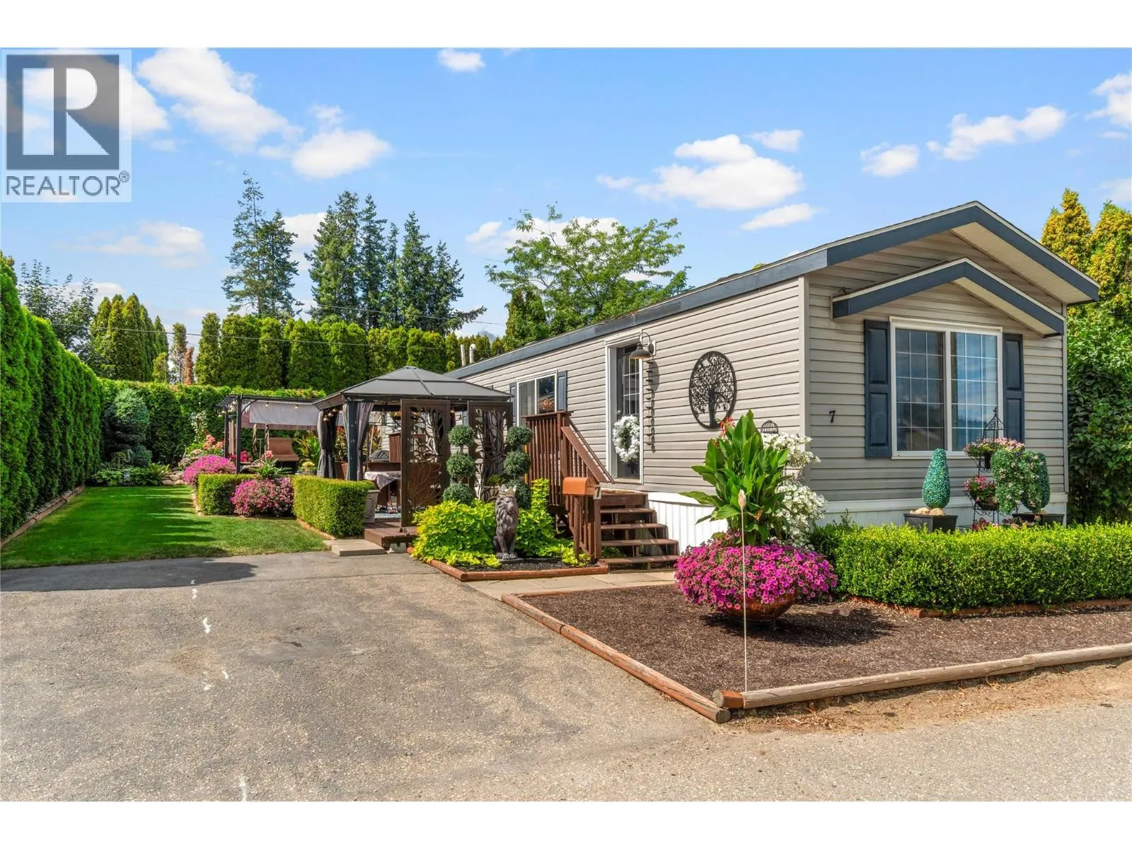 3350 10th Avenue NE Unit# 7