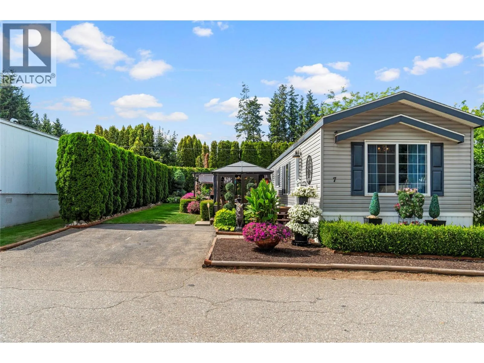 3350 10th Avenue NE Unit# 7