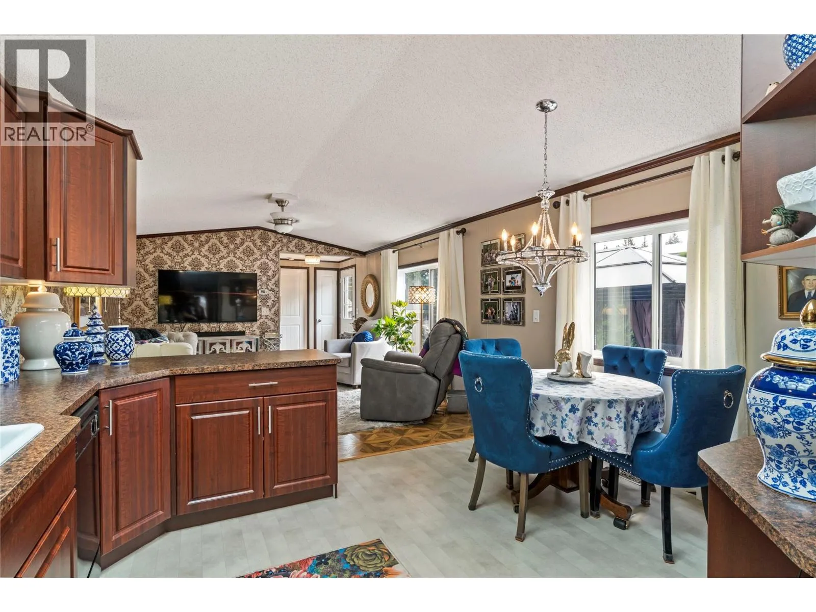 3350 10th Avenue NE Unit# 7
