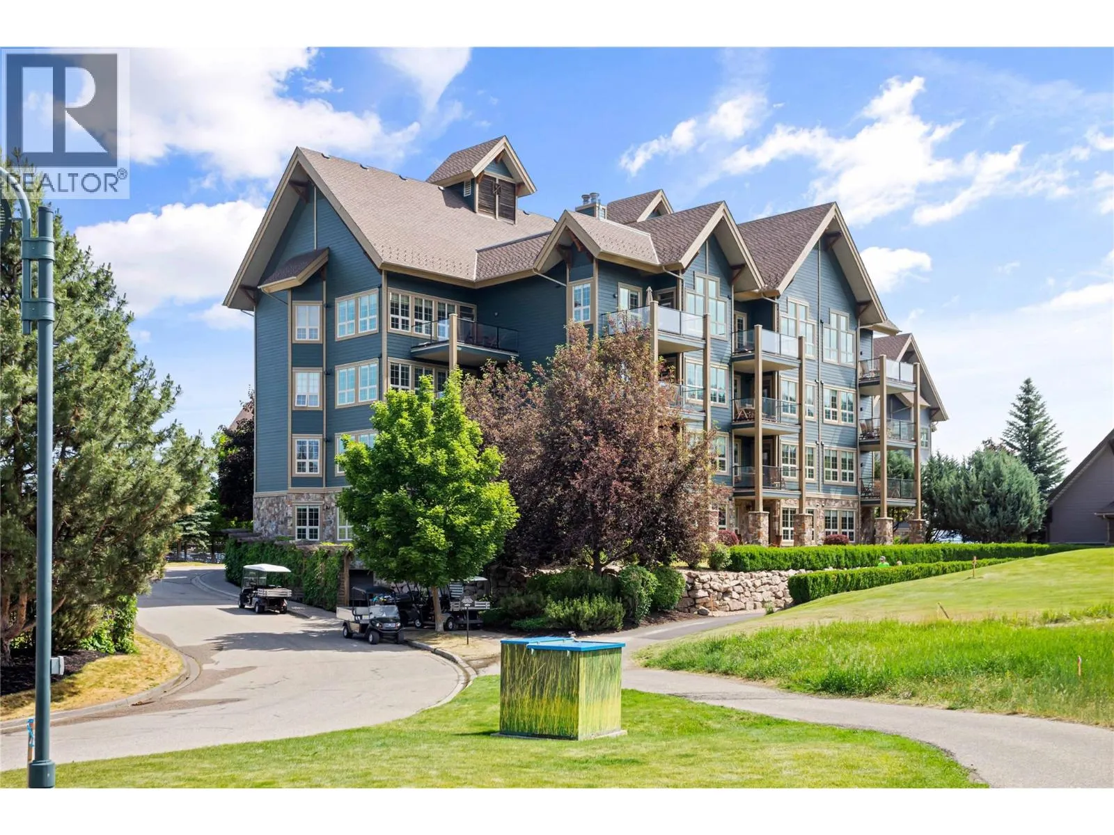 105 Village Centre Court Unit# 323