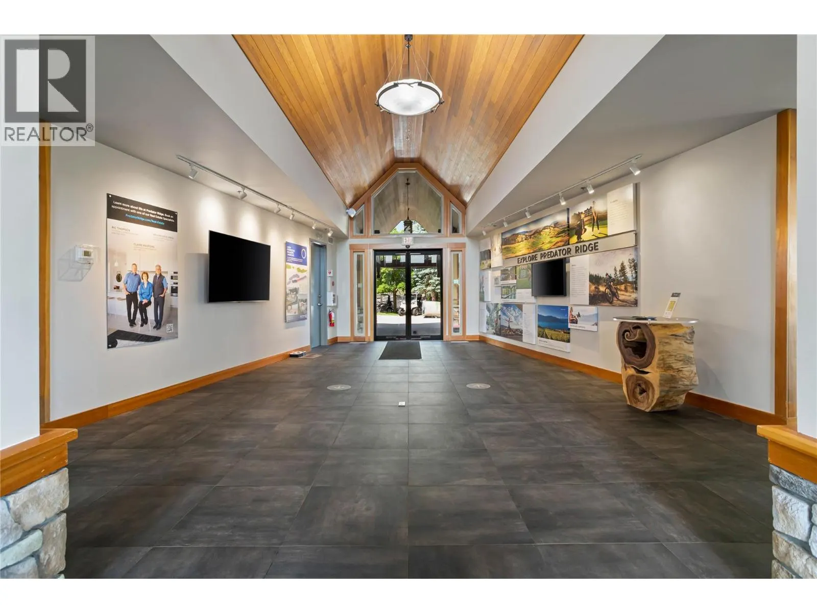 105 Village Centre Court Unit# 323