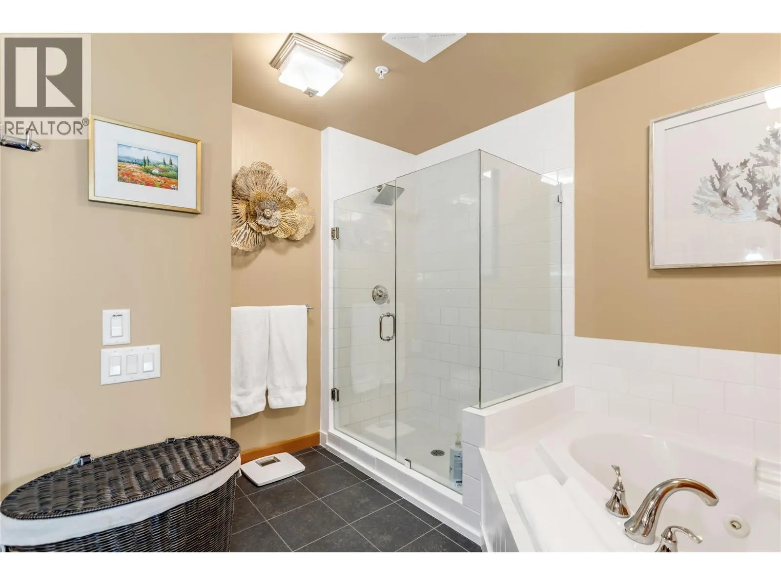 105 Village Centre Court Unit# 323