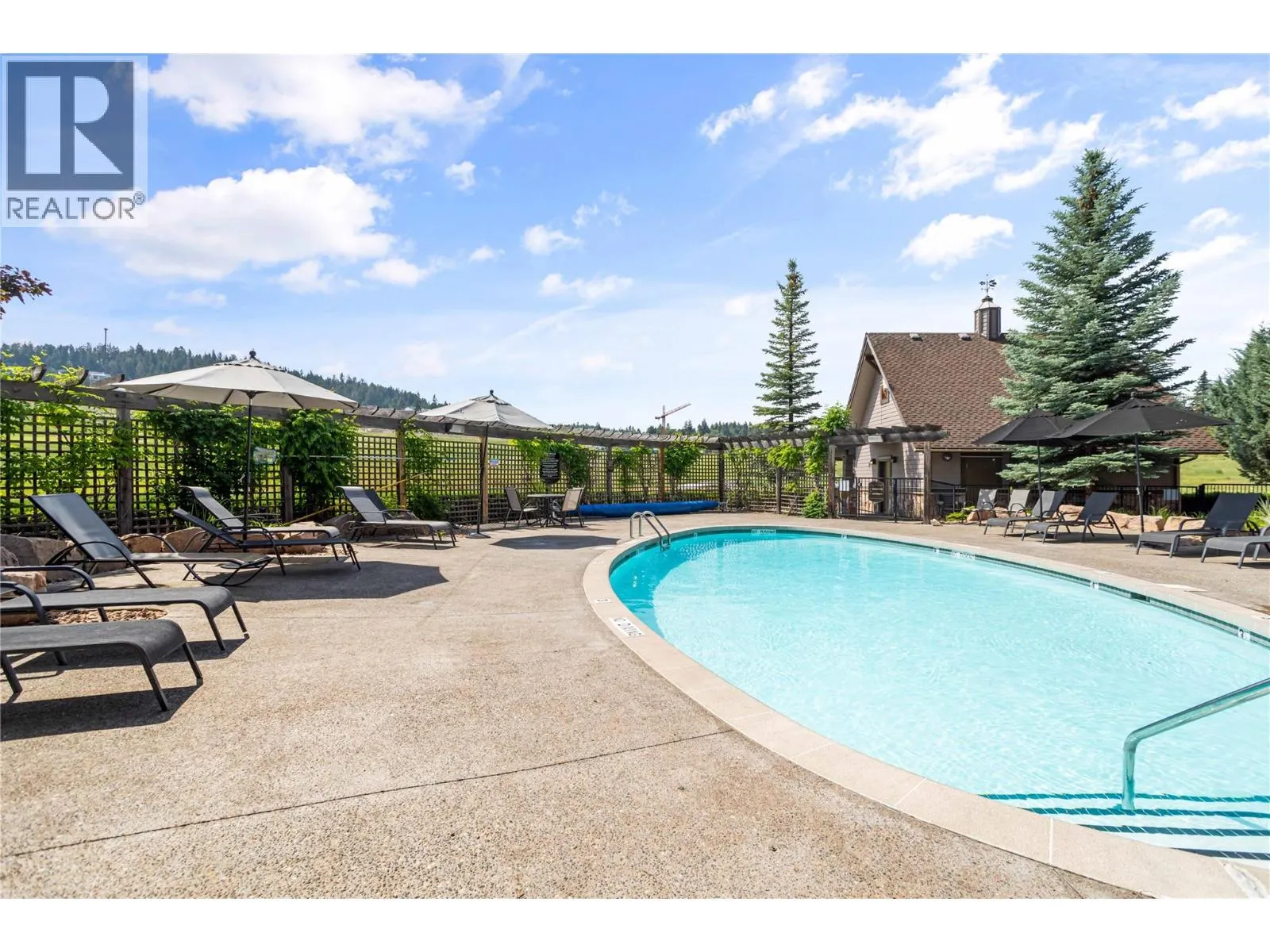 105 Village Centre Court Unit# 323