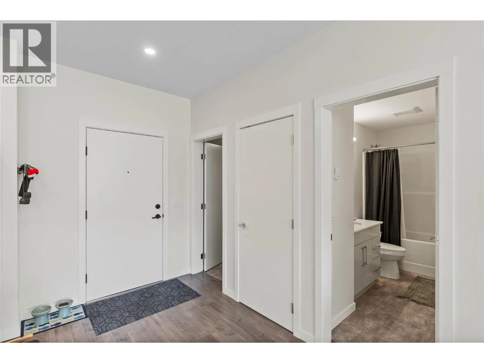 1880 HUGH ALLAN Drive Unit# 308
