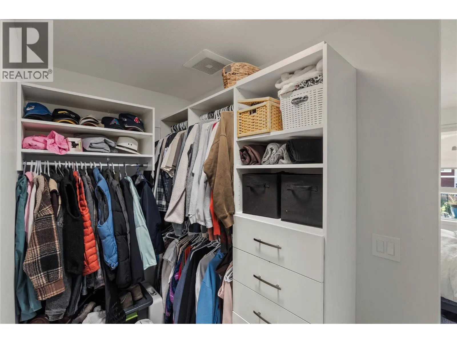 1880 HUGH ALLAN Drive Unit# 308