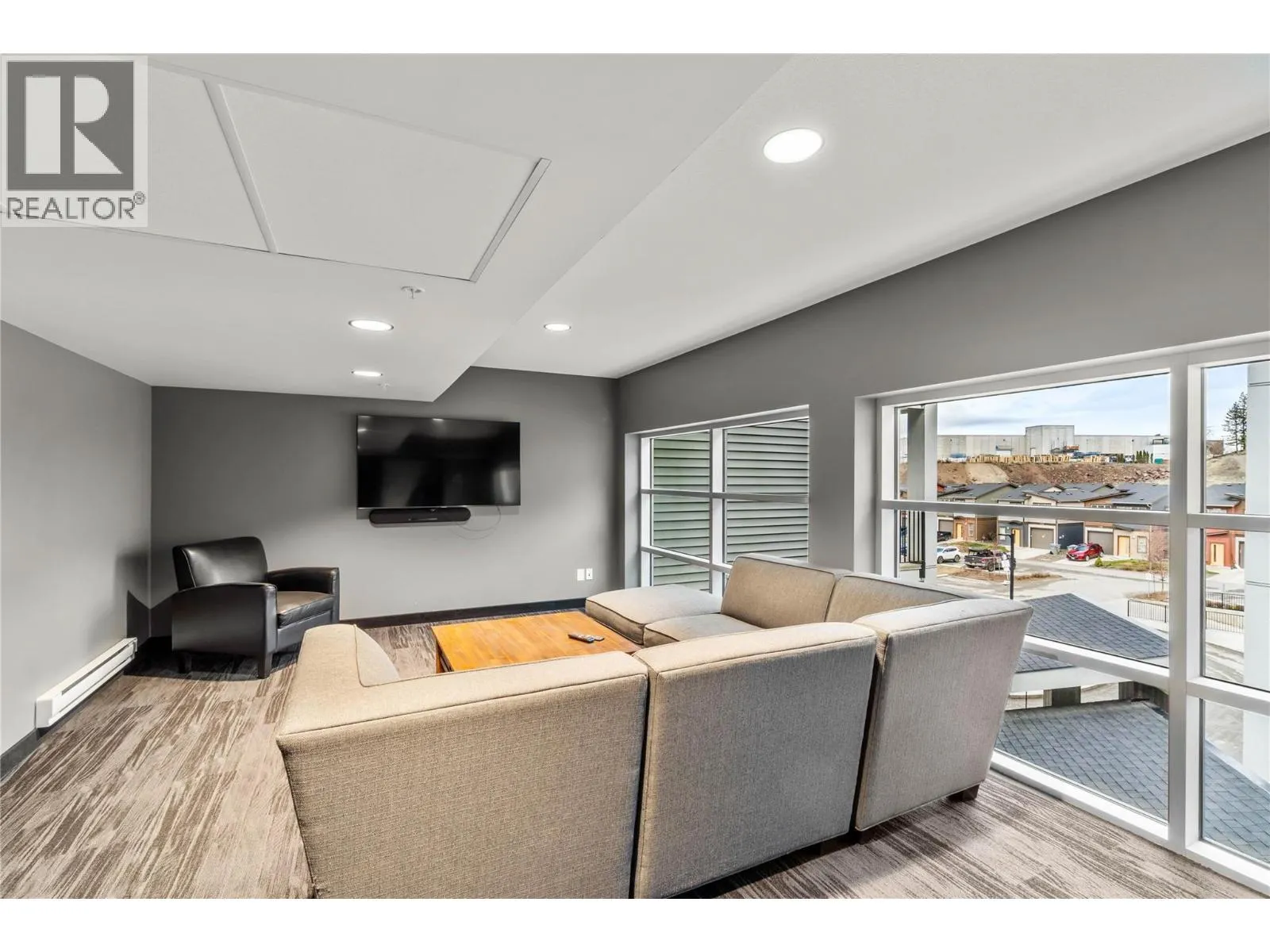 1880 HUGH ALLAN Drive Unit# 308