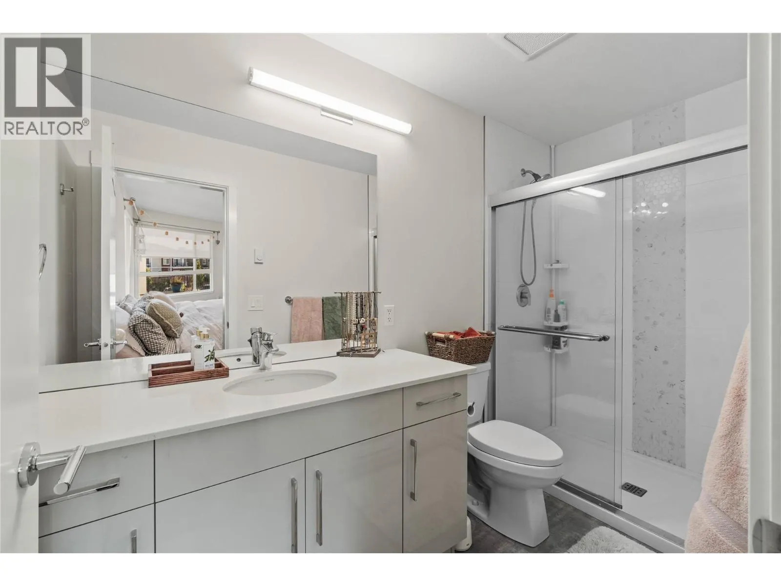 1880 HUGH ALLAN Drive Unit# 308