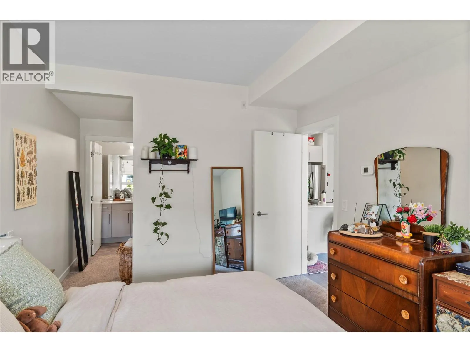 1880 HUGH ALLAN Drive Unit# 308