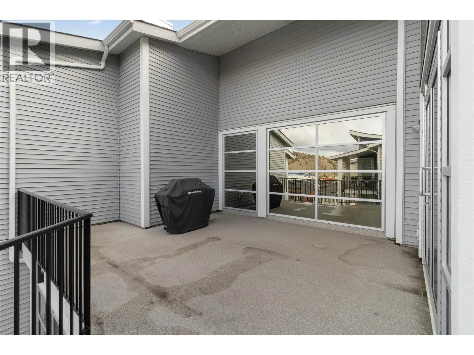 1880 HUGH ALLAN Drive Unit# 308