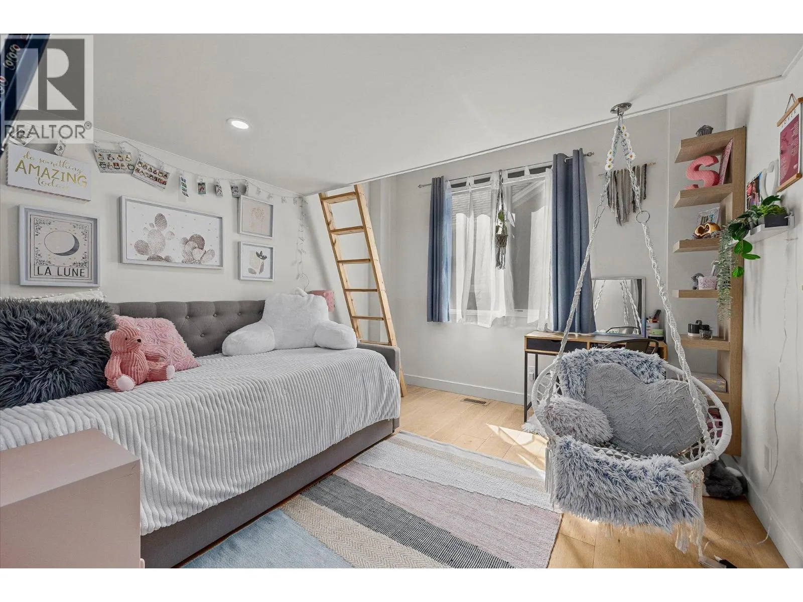 5077 Twinflower Crescent