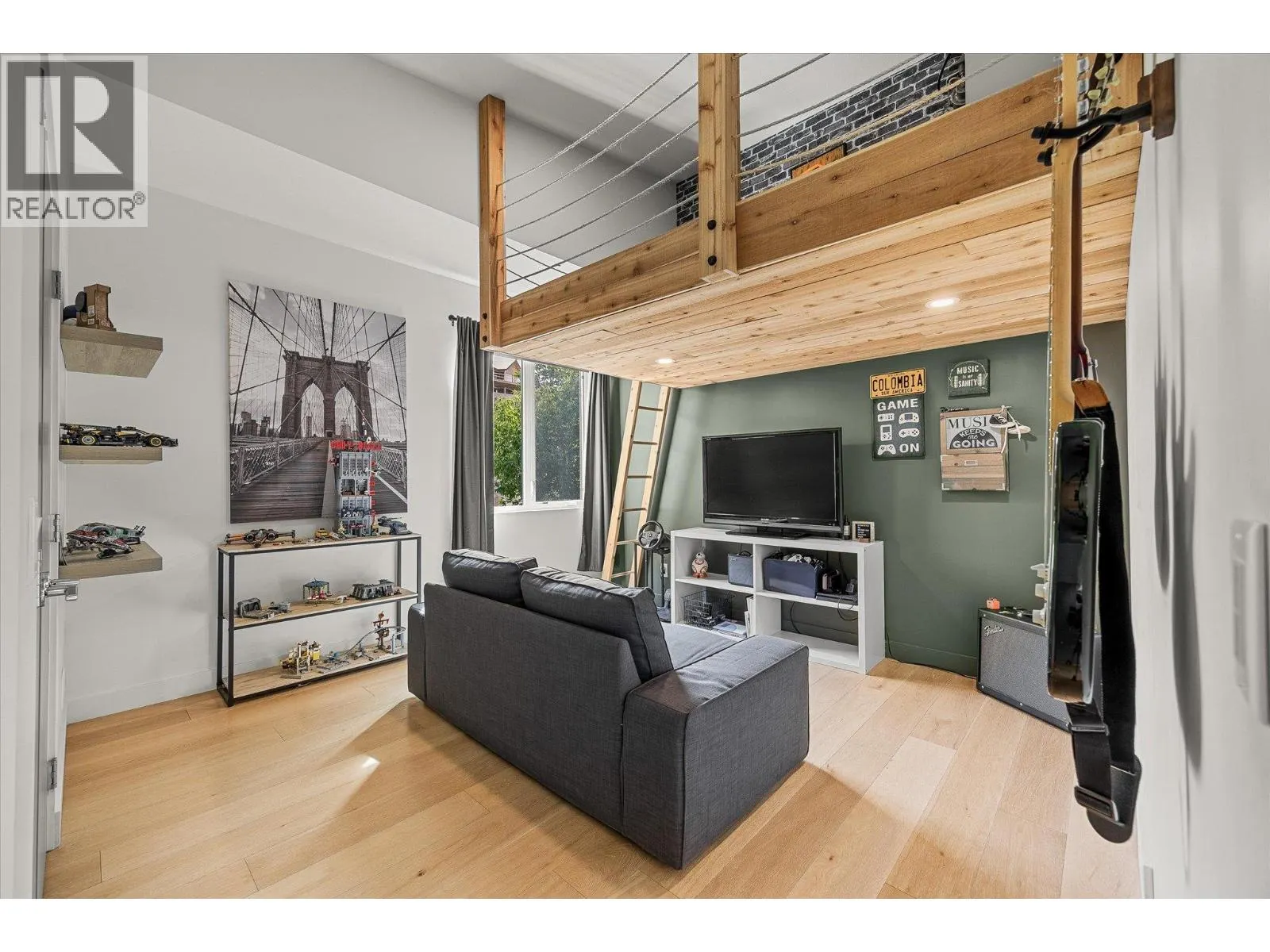 5077 Twinflower Crescent