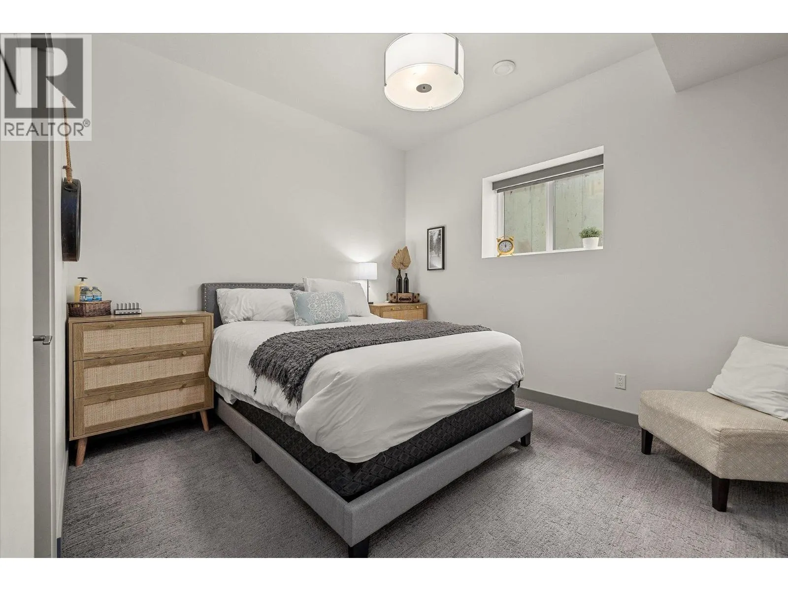 5077 Twinflower Crescent