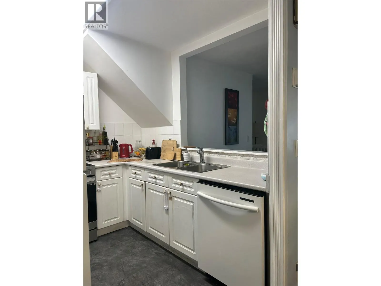 1990 PACIFIC Way Unit# 106 Lot# 6