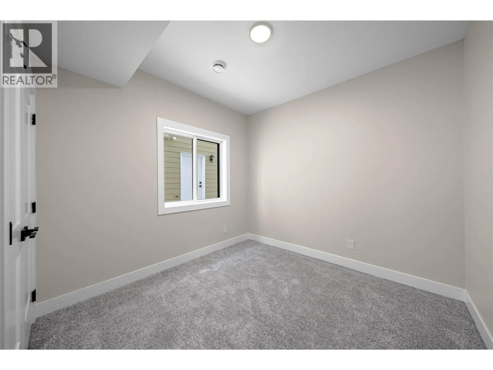 2077 Linfield Drive