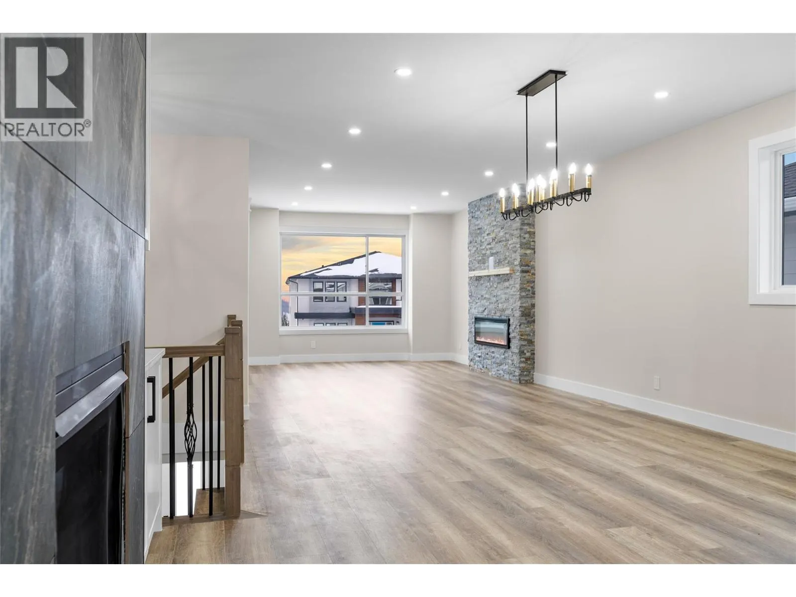 2077 Linfield Drive