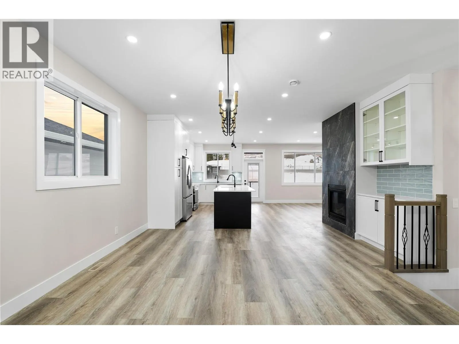 2077 Linfield Drive