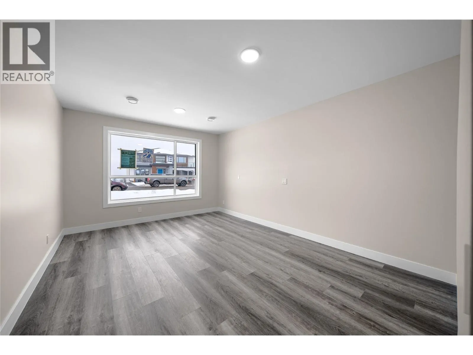 2077 Linfield Drive